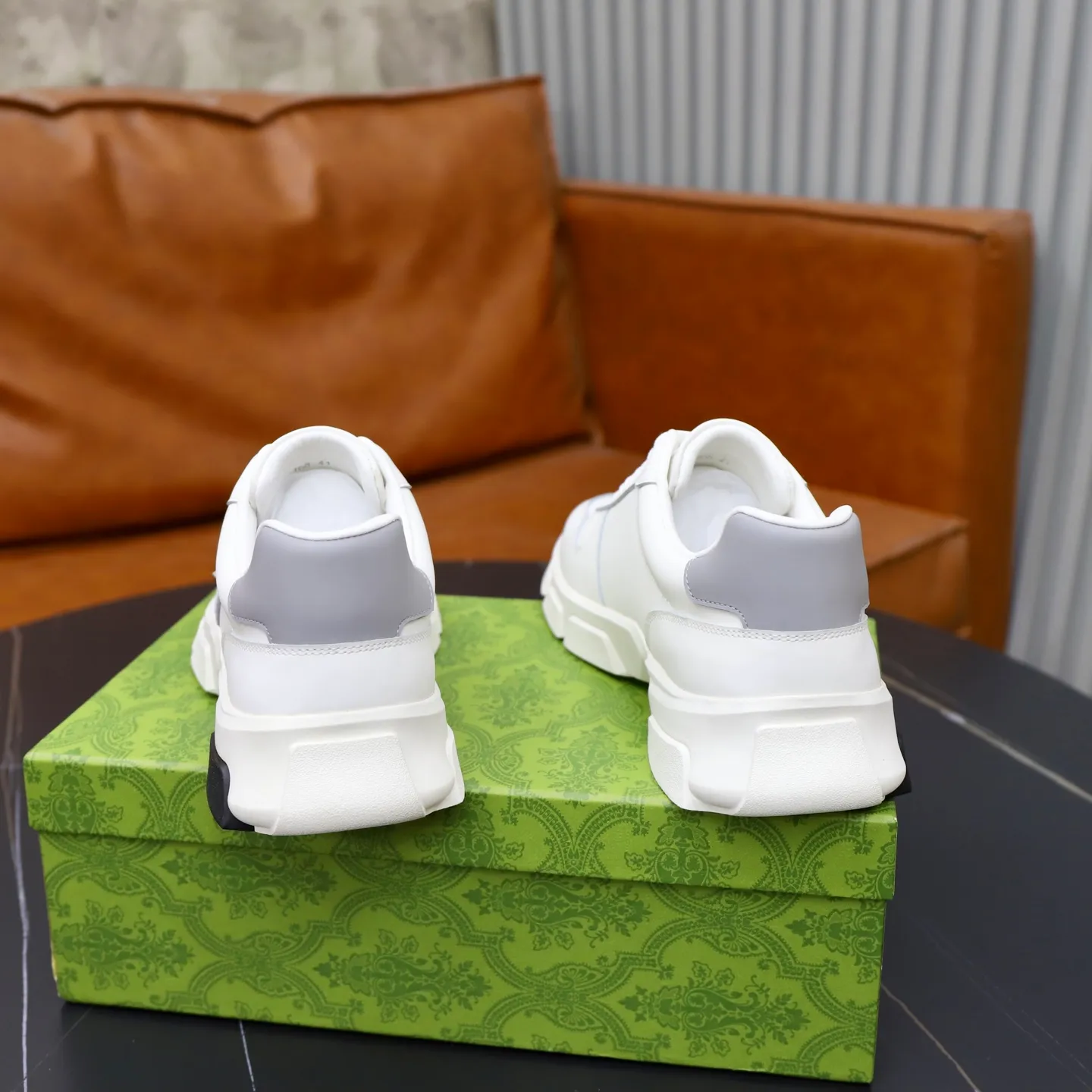 Ex-factory price: 540💰💰🙅‍♂️🙅‍♂️🙅‍♂️ Brand: GUCCI Standard code: 38-44 (45 customized) Grade: Same as the official website Material: Cowhide stitching Comfortable and breathable sheepskin lining Lightweight and wear-resistant sports outsole Style category: Men's fashionable casual shoes Running sports shoes Distinguished luxury brand elements Top luxury color: actual picture color